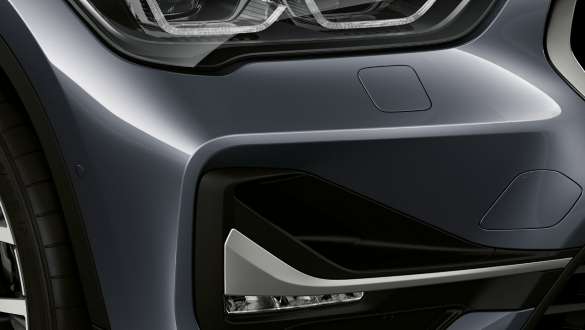 BMW X5 G05 2018 interior driver using Connected Navigation